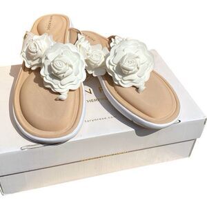 Taryn Rose Sammi Sz 11 Thong Flip Flop Feminine Rose Sandals White New In Box